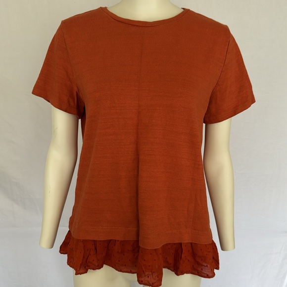 💖 2/$25 LOFT Ruffle Hem Mixed Media Tee in Spicy Caramel - Picture 2 of 5